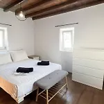 דירה House In Pleiades *